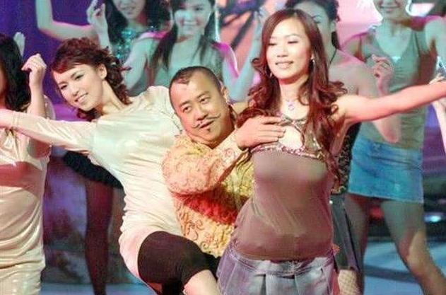 女星害怕的男星类型_揩油男明星的危害_男明星被女明星强吻