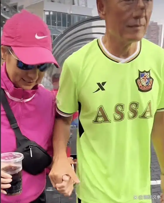 娱乐圈夫妻有哪些照片_娱乐圈典范夫妻_陈宝国赵奎娥爱情故事