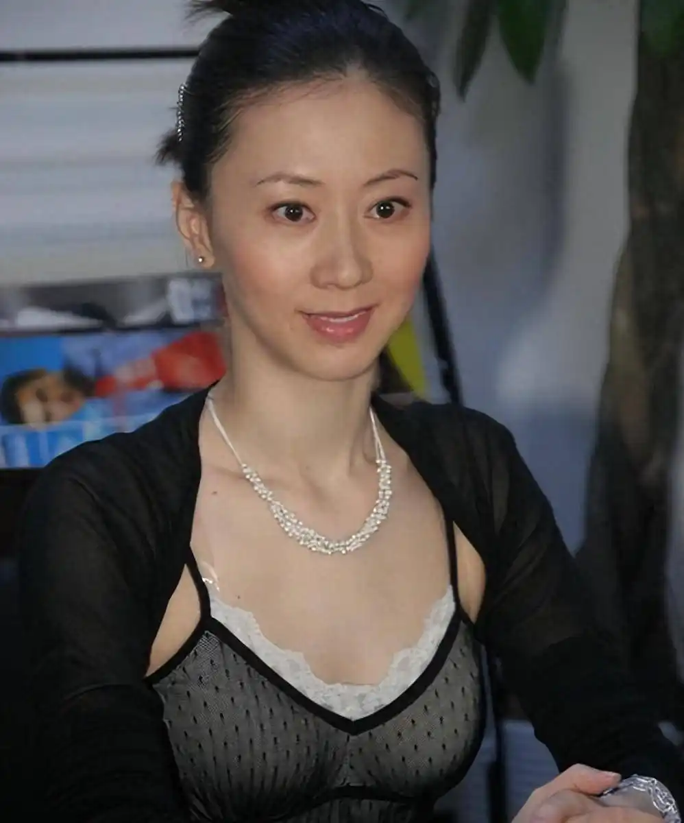 中国女明星人体艺术_汤加丽艺术争议_汤加丽人体艺术写真