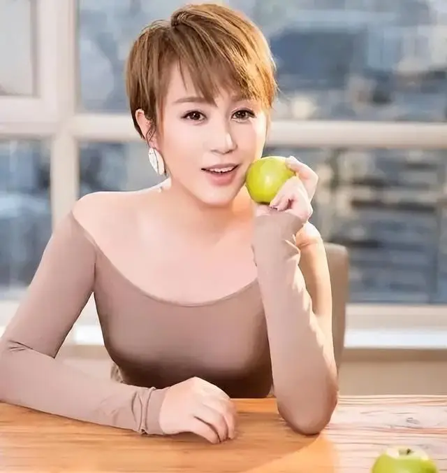 中国女演员票房排名_杨幂电影票房_中国十大的女明星排名榜